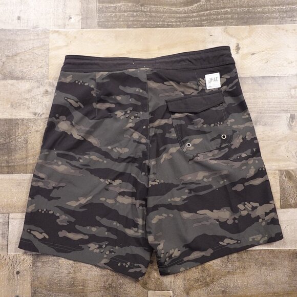 American Eagle Camo Board Shorts Swim Trunks Men's Size M - Picture 8 of 10